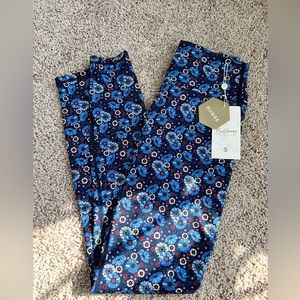 BRAND NEW in bag BuffBunny Rosa leggings, size small